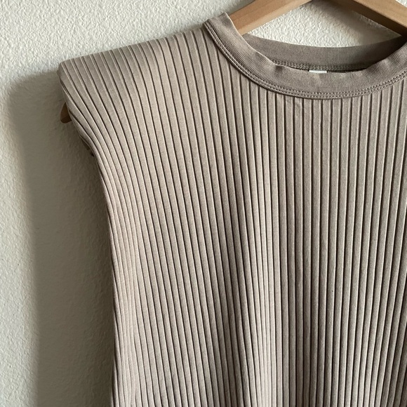 KOTN Ribbed Power Tank - NWOT - Picture 2 of 10